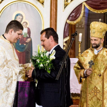 Áldozópappá  szentelték Iski Pétert