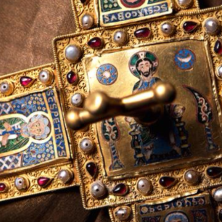 A Szent Korona és a koronázási kincseink nyomában