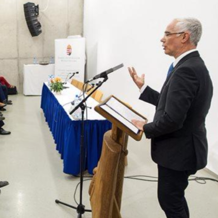 Fontos a hit újbóli megerősítése az emberekben